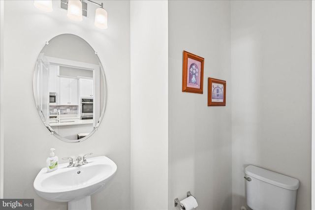 17982 WOODS OVERLOOK DR, Dumfries, VA 22026