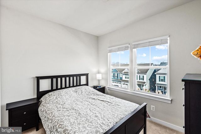 17982 WOODS OVERLOOK DR, Dumfries, VA 22026