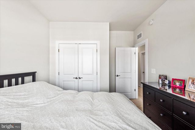 17982 WOODS OVERLOOK DR, Dumfries, VA 22026