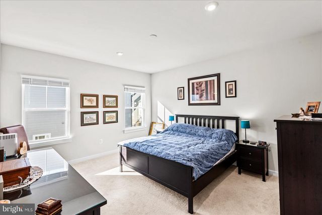 17982 WOODS OVERLOOK DR, Dumfries, VA 22026