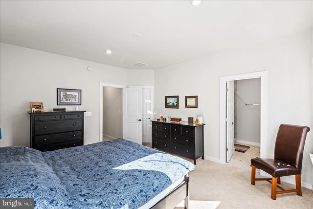 17982 WOODS OVERLOOK DR, Dumfries, VA 22026