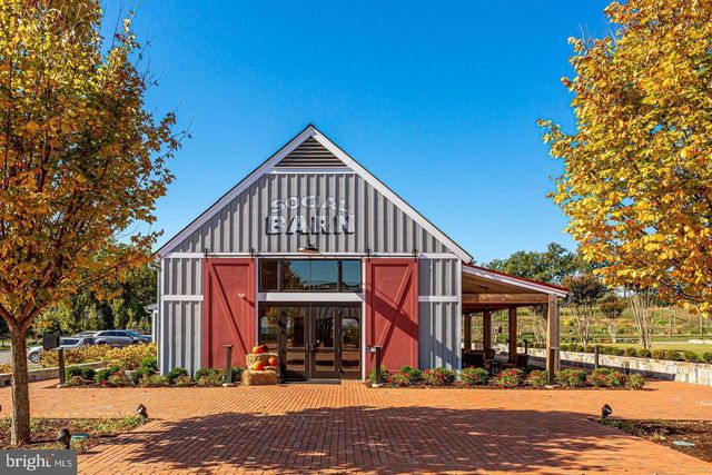 17982 WOODS OVERLOOK DR, Dumfries, VA 22026