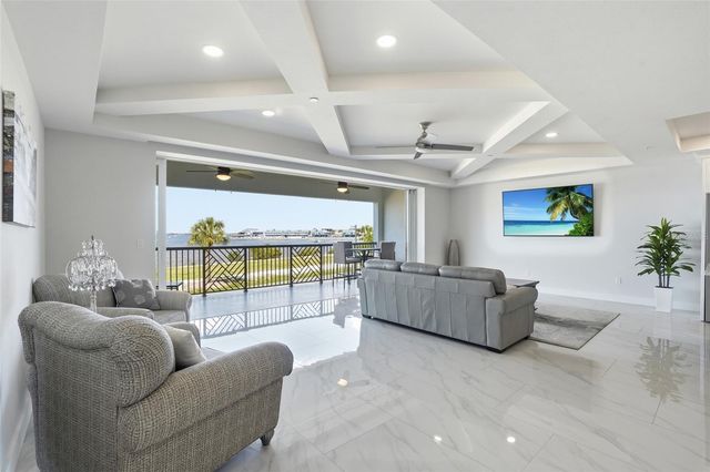 1425 PARK BEACH CIRCLE 124, Punta Gorda, FL 33950