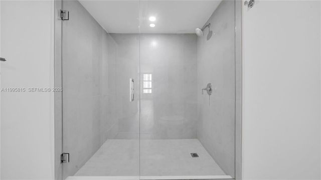 555 NE 34th St 204, Miami, FL 33137