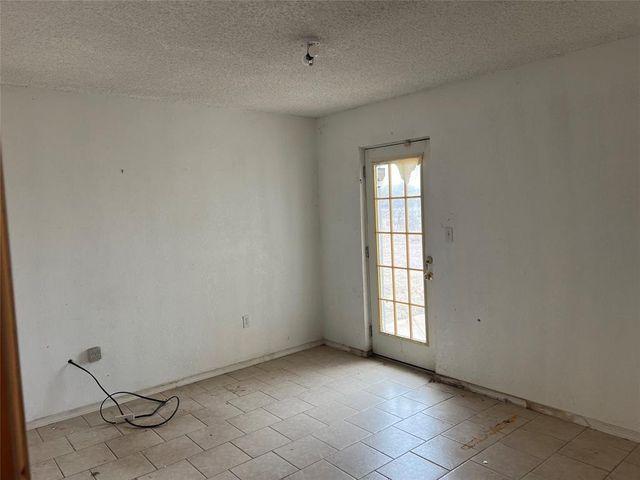 1448 Private Road 6013, Giddings, TX 78942