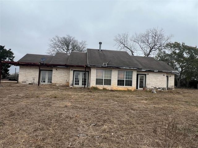 1448 Private Road 6013, Giddings, TX 78942