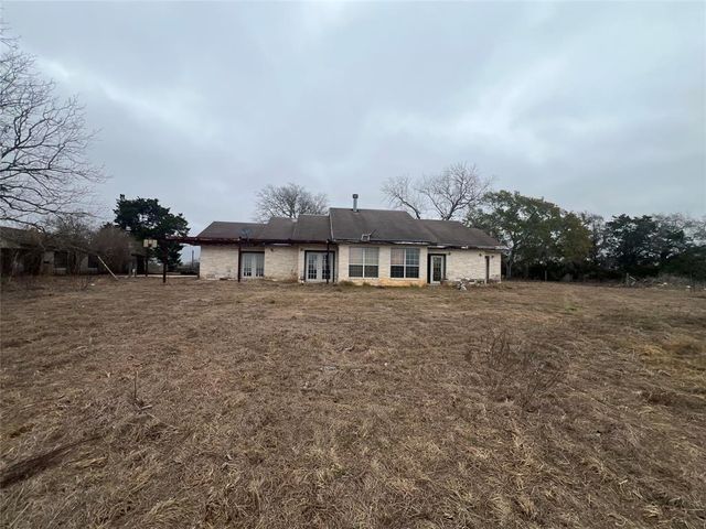 1448 Private Road 6013, Giddings, TX 78942
