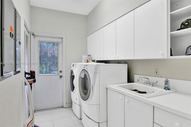 1451 SW 52nd Way, Plantation, FL 33317