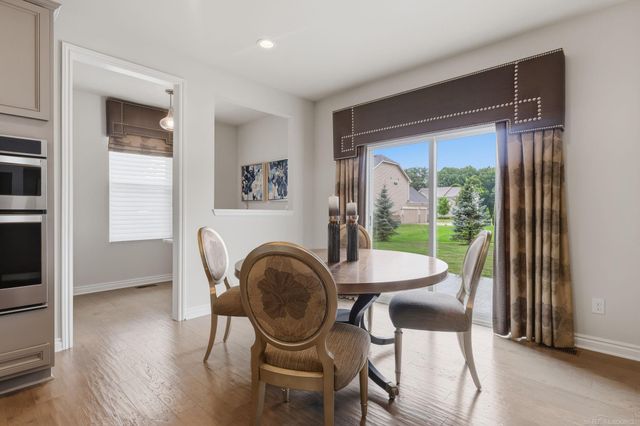 950 Weber Court, Lake Orion, MI 48360