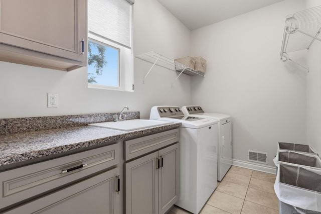 950 Weber Court, Lake Orion, MI 48360