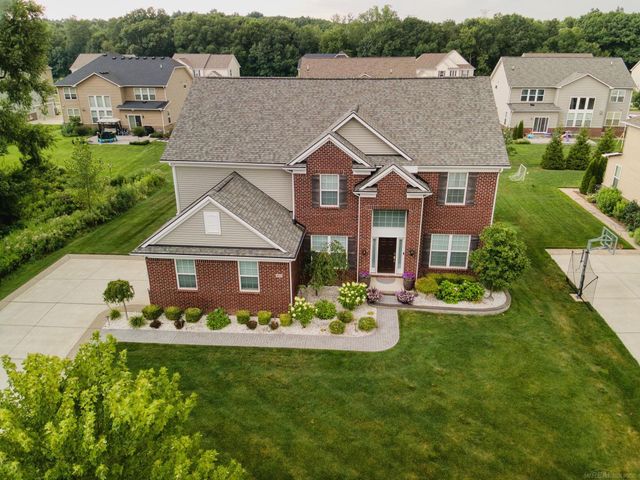 950 Weber Court, Lake Orion, MI 48360