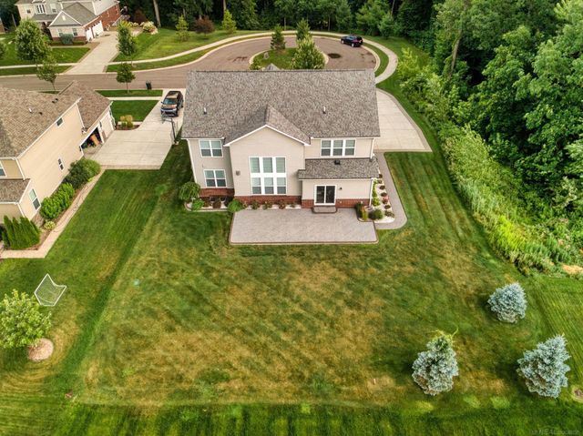 950 Weber Court, Lake Orion, MI 48360