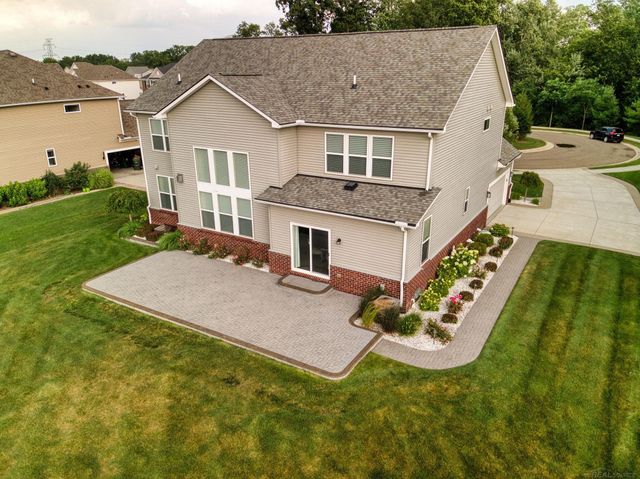950 Weber Court, Lake Orion, MI 48360
