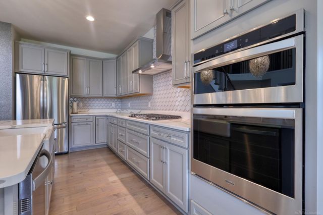 950 Weber Court, Lake Orion, MI 48360
