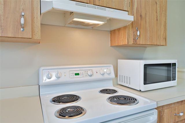 11001 SE SUNSET HARBOR ROAD H52, Summerfield, FL 34491