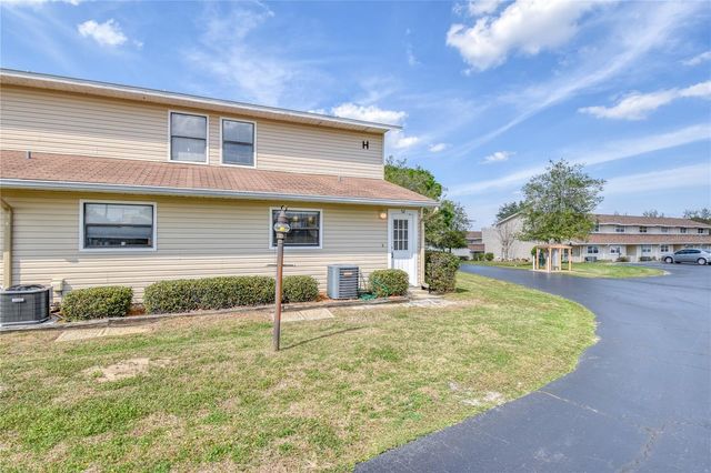 11001 SE SUNSET HARBOR ROAD H52, Summerfield, FL 34491