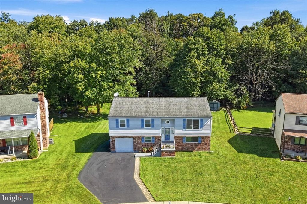 2309 FERNCROFT CIR, UPPER CHICHESTER, PA 19061 — photo 4