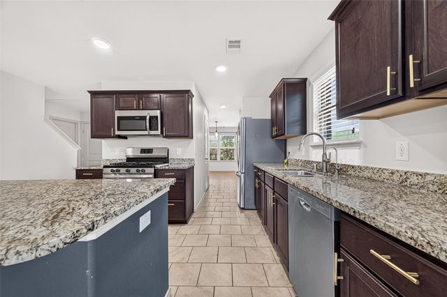 23718 Water Hickory Drive, Tomball, TX 77375
