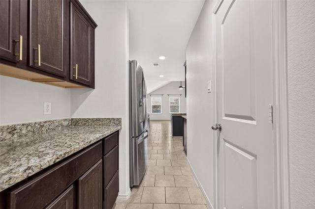23718 Water Hickory Drive, Tomball, TX 77375