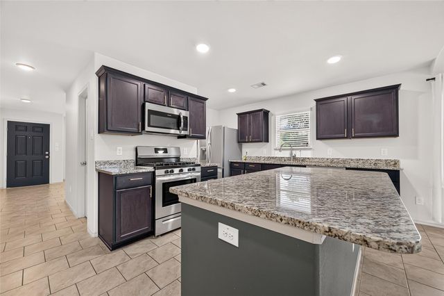 23718 Water Hickory Drive, Tomball, TX 77375