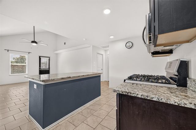 23718 Water Hickory Drive, Tomball, TX 77375