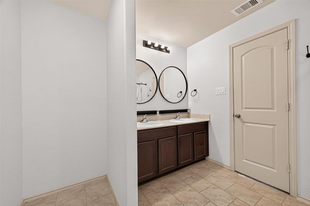 23718 Water Hickory Drive, Tomball, TX 77375