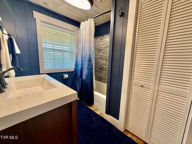 157 Cedar Ridge Private Drive, Kingsport, TN 37660