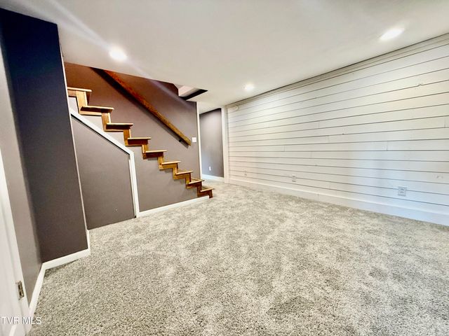 157 Cedar Ridge Private Drive, Kingsport, TN 37660