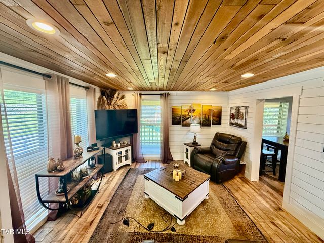 157 Cedar Ridge Private Drive, Kingsport, TN 37660