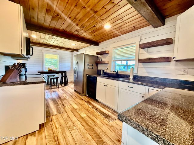 157 Cedar Ridge Private Drive, Kingsport, TN 37660
