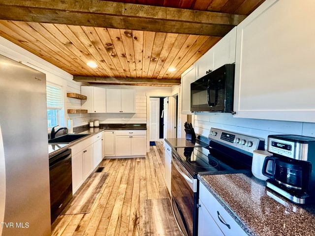 157 Cedar Ridge Private Drive, Kingsport, TN 37660