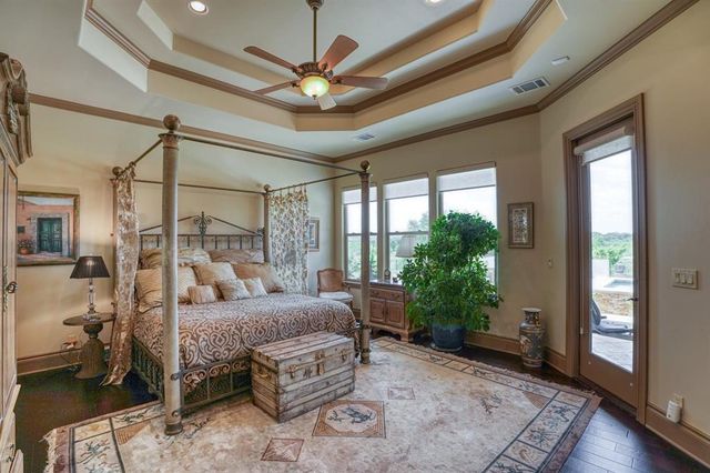 143 Westgate LOOP, Horseshoe Bay, TX 78657