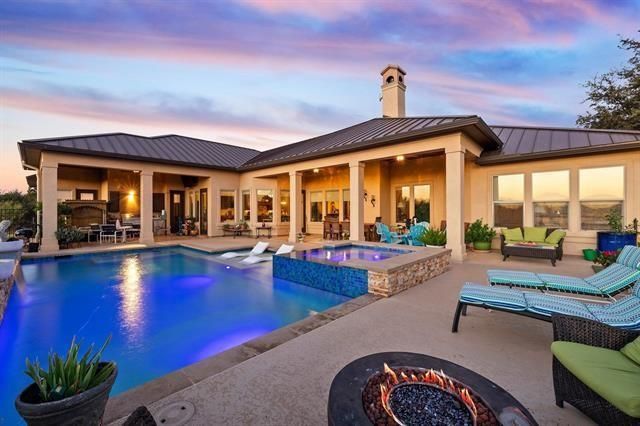 143 Westgate LOOP, Horseshoe Bay, TX 78657