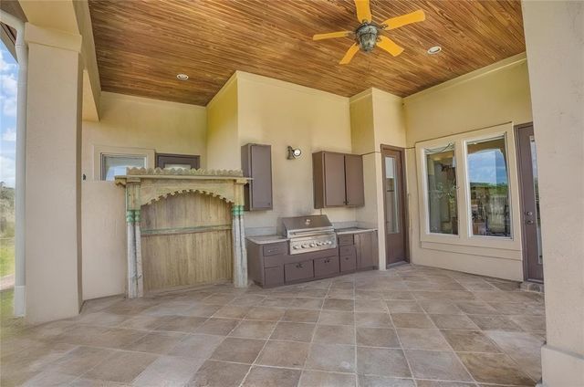 143 Westgate LOOP, Horseshoe Bay, TX 78657
