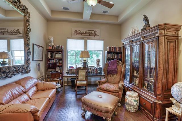 143 Westgate LOOP, Horseshoe Bay, TX 78657