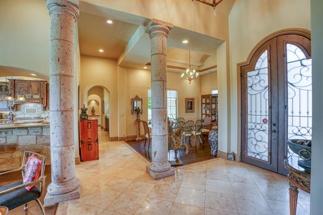 143 Westgate LOOP, Horseshoe Bay, TX 78657