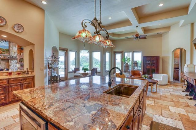 143 Westgate LOOP, Horseshoe Bay, TX 78657