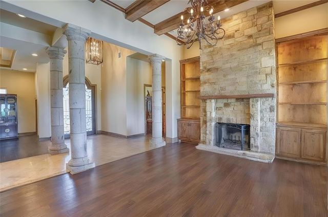 143 Westgate LOOP, Horseshoe Bay, TX 78657