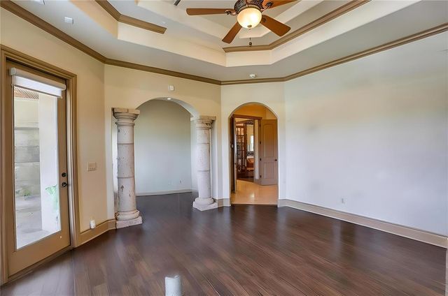 143 Westgate LOOP, Horseshoe Bay, TX 78657