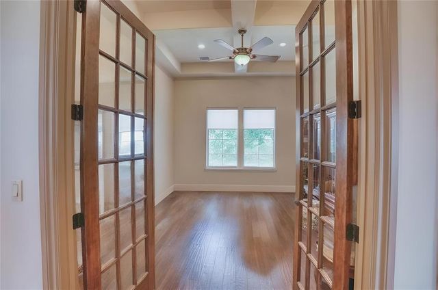 143 Westgate LOOP, Horseshoe Bay, TX 78657