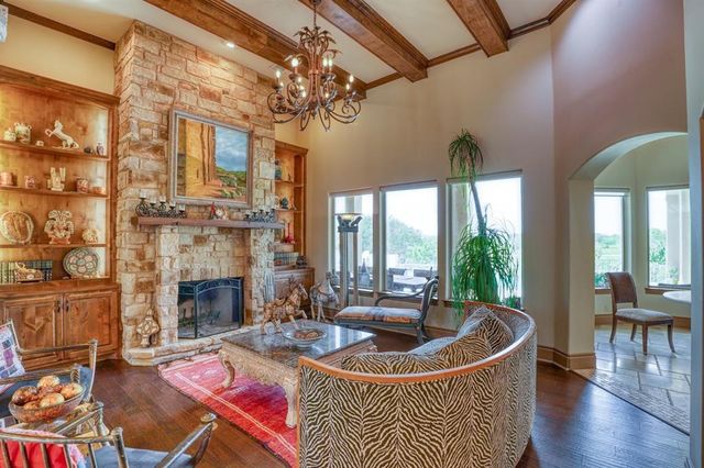 143 Westgate LOOP, Horseshoe Bay, TX 78657