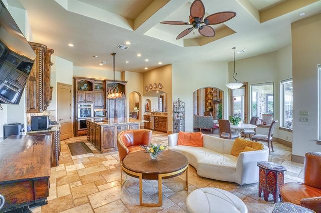 143 Westgate LOOP, Horseshoe Bay, TX 78657