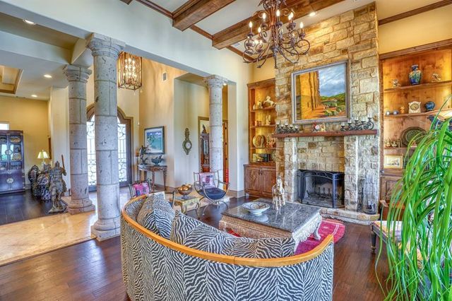 143 Westgate LOOP, Horseshoe Bay, TX 78657