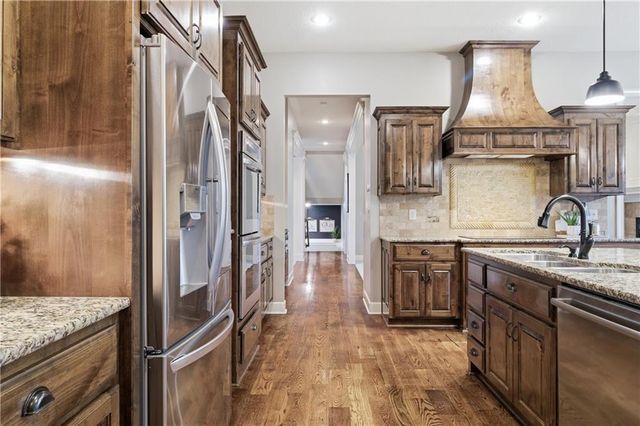 2914 W 155th Terrace, Overland Park, KS 66224