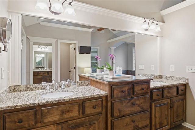 2914 W 155th Terrace, Overland Park, KS 66224