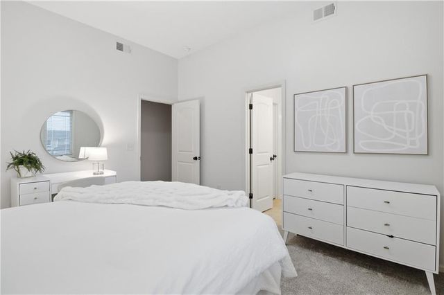 2914 W 155th Terrace, Overland Park, KS 66224