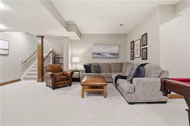 2914 W 155th Terrace, Overland Park, KS 66224