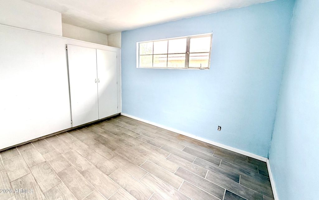 Image 12 of property listing at 3313 W PORTLAND Street, Phoenix, AZ 85009