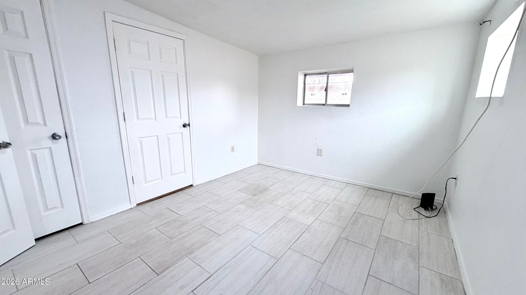 Image 14 of property listing at 3313 W PORTLAND Street, Phoenix, AZ 85009