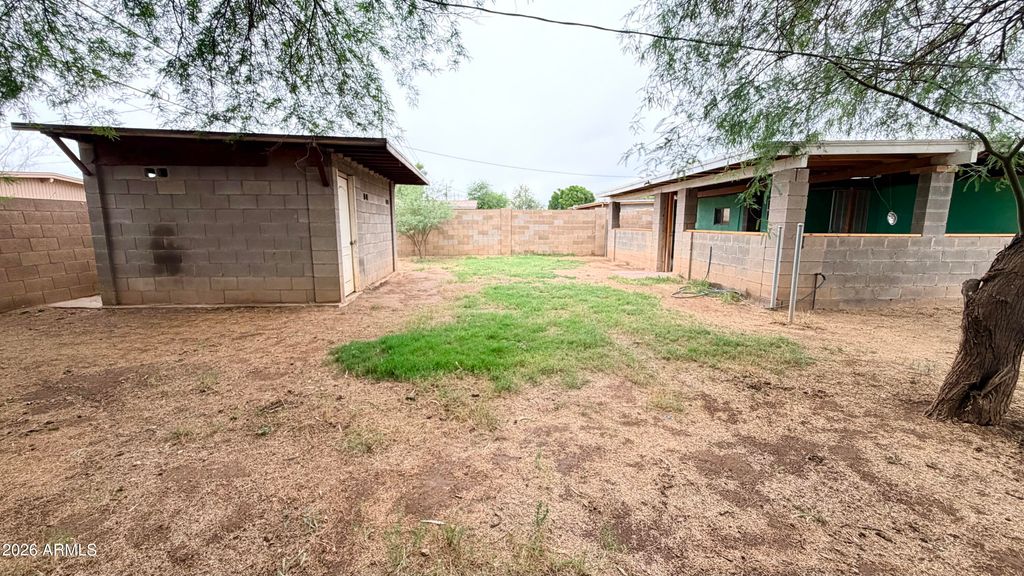Image 17 of property listing at 3313 W PORTLAND Street, Phoenix, AZ 85009